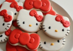Hello-Kitty-Bow-Cookies-9